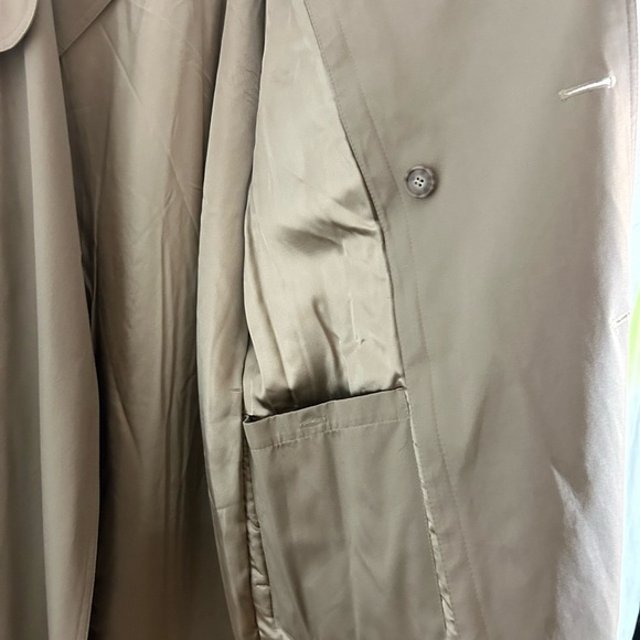 Mens London Fog Classic Double-Breasted Khaki Tan Trench Coat Size 44R Timeless - Picture 6 of 15
